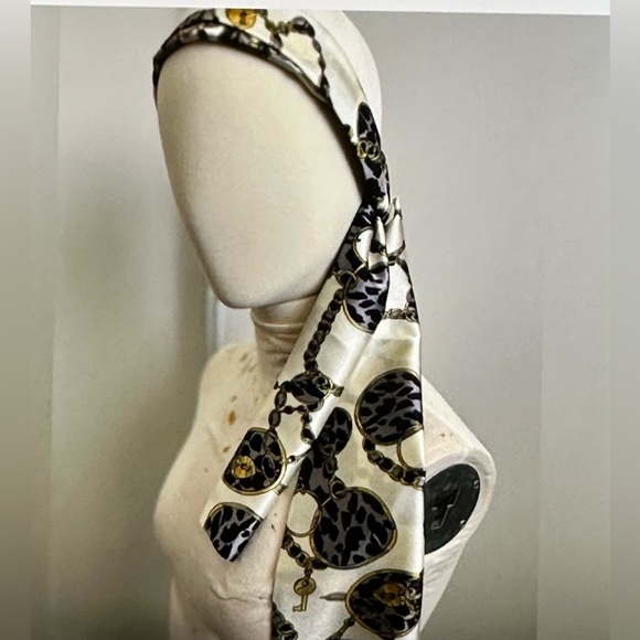 Polyester Womens Scarf Heart Lock Chain Motif Geometric Pattern 57x6 - Picture 6 of 11